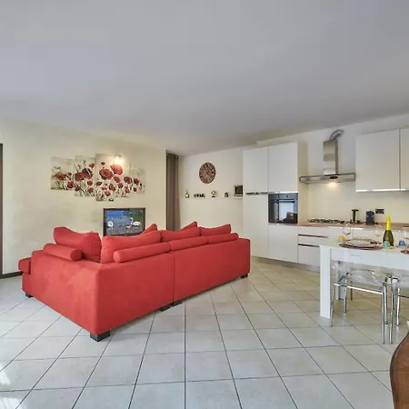 Apartment La Casa Di Cinzia Central Lierna
